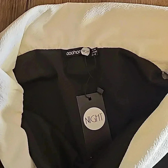 NWT Womens Boohoo Night Elin Contrast Off The Shoulder Bodycon Dress Sz 10 - Picture 4 of 9